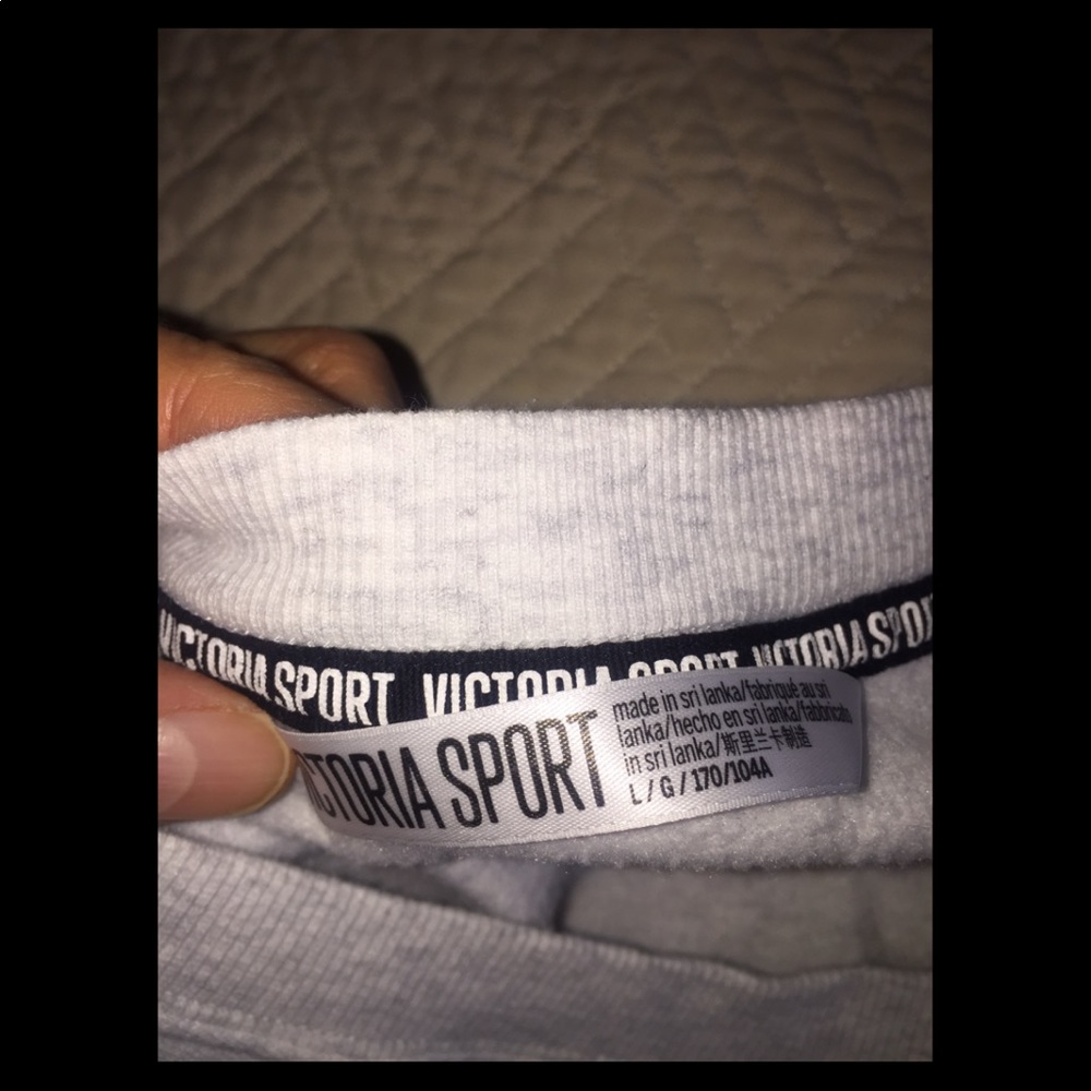 Victoria Secret Cropped Crew Neck - Picture 4 of 4